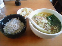 「白しょうゆ（700円）+ランチセット（250円）」@ラーメンと酒 こきあの写真