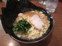 「らーめん大+海苔 固め濃い目多目」@町田商店 本店の写真