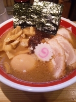 「特製豚鶏中華そば【970円】、替え玉【100円】」@赤備の写真