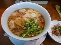 「ワンタンメン（醤油）880円+肉めし150円」@麺や維新の写真