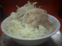 「ラーメン（ヤサイ、ニンニクダブル）700円」@ジャンクガレッジ 熊谷店の写真