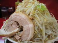 「ラーメン大+ヤサイW+アブラ」@ジャンクガレッジ 東大宮店の写真