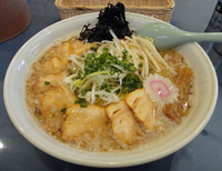「白醤油ラーメン（こってり）650円+大盛100円+煮豚300円」@Stomyの写真