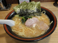 「ラーメン（油多め、味濃いめ、麺硬め）500円」@せい家 赤羽店の写真