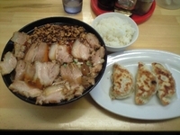 「チャーシューメン（激辛）セット」@北大塚ラーメンの写真