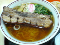 「古田流骨付き豚バララーメン」@談合坂SA（下り）レストランの写真