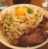 「6周年感謝ラーメン（汁なし晴二郎・ニンニクハイミー）+超長期熟成」@背脂煮干そば 晴の写真