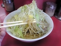 「小豚入り」@ラーメン二郎 ひばりヶ丘駅前店の写真