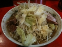 「ラーメン（麺少な目・ニンニク少し）（600円）」@ラーメン二郎 府中店の写真