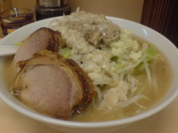 「ラーメン  （ ニンニク・アブラ ）  ・ ・ ・  ￥ 700」@自家製ラーメン 大者の写真