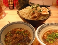 「つけめん（メガ600gスープおかわり無料）950円」@麺や 松の写真