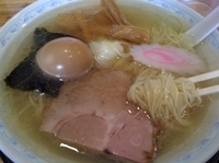 「ラーメン（しお味）550円+味玉 100円」@いくよ食堂の写真