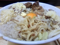 「まぜそば 中 （やさい少な目、にんにくマシマシ、あぶらマシマシ）」@自家製太麺 ドカ盛 マッチョ 難波千日前店の写真