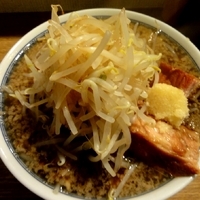 「らーめん￥650（野菜・にんにく・カラメ）」@らーめん こじろう526 日暮里店の写真