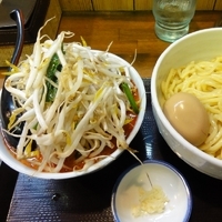 「辛味噌つけ麺￥780味玉（クーポン）・野菜大盛ニンニク少なめ」@味噌麺処 花道庵の写真