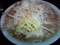 「背脂煮干そば 800円（背脂増し+モヤシ増し）」@麺処 遊の写真