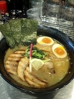 「龍如らーめん」@龍が如しの写真