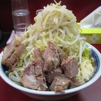 「らーめん（小）・野菜ニンニク+ほぐし豚 680円+100円」@らーめん豚喜 川口店の写真