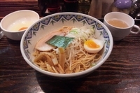 「油麺+生卵」@油麺専門店 江川亭 三鷹大沢店の写真