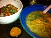「京都とんこつラーメン&チャーシュー丼」@ラーメン酒家 驛麺の写真