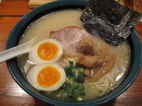 「鐡釜ラーメン[850円]」@らーめん鐵釜 六本木ヒルズ店の写真