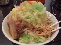 「銀郎ラーメン（野菜増し,辛味増し） 700円」@東京背脂 銀の豚の写真