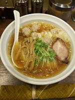 「ワンタンメン【850円】」@荏原町しなてつの写真