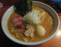 「特製濃厚豚骨魚介らーめん930円+大盛100円」@麺処 ほん田の写真