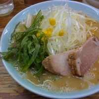 「ネギ味噌ラーメン（￥800）+クキワカメ（￥100）」@まこと家の写真
