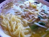 「日替わり麺ランチ[豚肉とザーサイのタン麺+半チャーハン]（730」@大阪王将 南柏店の写真