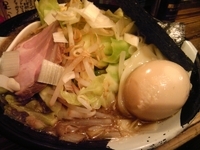 「味玉煮干ラーメン 850円 （野菜150円）」@すごい煮干ラーメン凪 新宿ゴールデン街店 本館の写真