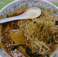 「赤門ラーメン 390円（勝手に粉チーマシ）」@東京大学 中央食堂の写真