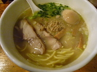 「白鶏らーめん（味玉サービス）」@鶏の穴の写真