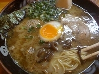 「黒竜とんこつラーメン 500円+かえ玉 100円」@とんこつらーめん 黒竜の写真