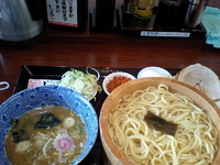 「辛つけ大+チャーシュー+塩出し卵（1030円）」@もっちりつけめん しゃりん 武蔵村山店の写真