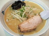 「塩らぁ麺」@らぁ麺 波（シー） 神田錦町店の写真
