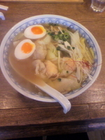 「味玉わんたんめん（太麺） 780円」@わんたんめんの店 しお福の写真