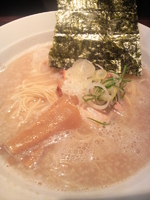 「塩とんこつ 600円」@ラーメン 岩佐の写真