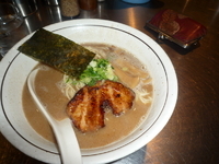 「豚濁和出汁ソバ」@BASSANOVAの写真