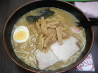 「メンマラーメン（880円）メンカタ・おにぎりサービス」@上野大勝軒の写真
