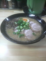 「豚骨ラーメン」@豚骨ラーメン 新井商店の写真