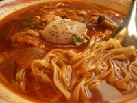 「赤ラーメン」@但馬屋幸之助 小淵沢本店の写真