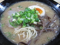 「豚骨ラーメン 700円」@豚骨ラーメン 新井商店の写真