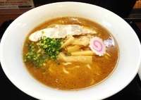 「濃厚魚介豚骨ラーメン 【650円】」@麺 やまざきの写真