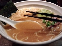 「醤油ラーメン（11:00～大盛Or小ライス無料）:680円」@豚骨ラーメン 甲斐の写真