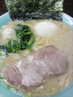 「ラーメン+半熟味玉 750円」@壱六家 関内店の写真