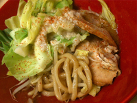 「まぜそば野菜盛りピリ辛（650円）」@麺屋 ジョニー ベルロード店の写真