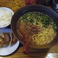 「ブラボーセット（+餃子4個+ご飯付き） 850円」@ブラボーラーメンの写真