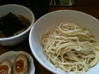 「つけめん[醤油・大盛]（800円）+味玉（100円）+のり（10」@自家製麺 ラーメン慶の写真