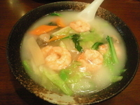 「エビと野菜の塩味とろみスープそば 880円」@美食中華 泰山 柏店の写真